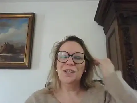 Silkesquirt online show from February 2025 01:08:02 PM