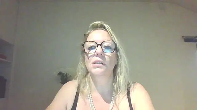 Silkesquirt online show from September 2025 06:48:02 AM