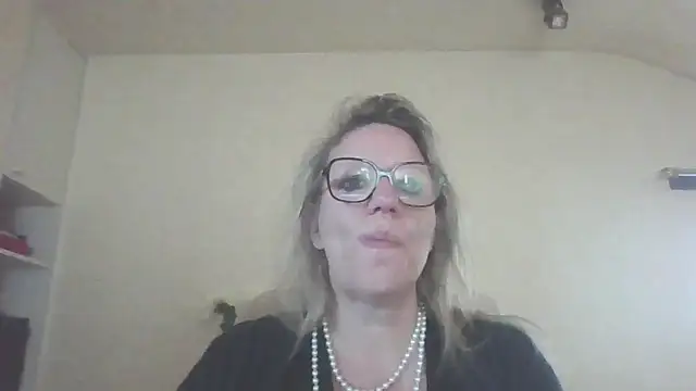 Silkesquirt online show from September 2025 07:00:01 AM