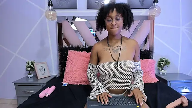 Elith noa online show from February 2025 01:33:01 AM
