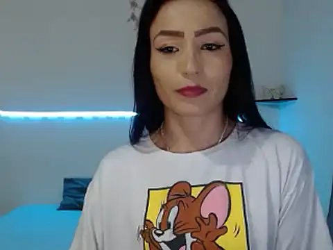 Snapshot of Sara-Guzman1 chatting on February 2025 05:05:02 AM Sara-Guzman1 online show from February 2025 05:05:02 AM