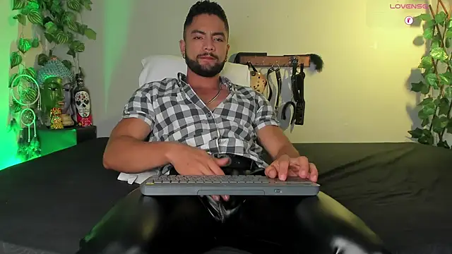 Snapshot of Jaxxon_ chatting on December 2024 07:54:01 PM Jaxxon online show from December 2024 07:54:01 PM