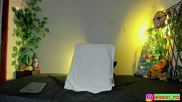 Snapshot of Jaxxon_ chatting on January 2025 10:42:02 AM Jaxxon online show from January 2025 10:42:02 AM