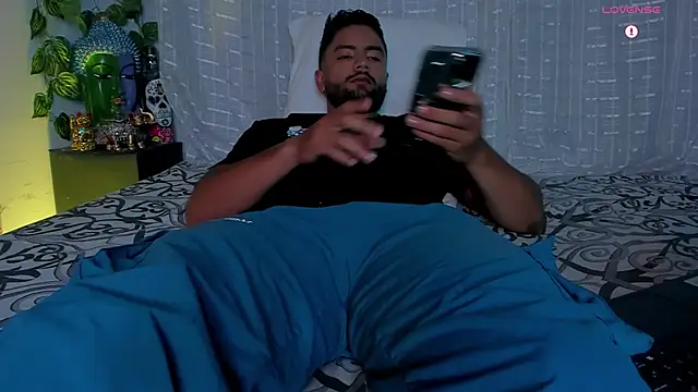 Snapshot of Jaxxon_ chatting on September 2025 01:39:02 AM Jaxxon online show from September 2025 01:39:02 AM