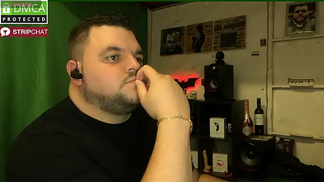 Snapshot of Mikey-HH chatting on December 2024 10:43:01 AM Mikey-HH online show from December 2024 10:43:01 AM