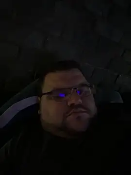 Snapshot of Mikey-HH chatting on October 2025 04:05:02 PM Mikey-HH online show from October 2025 04:05:02 PM