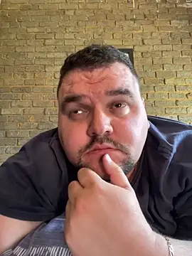 Snapshot of Mikey-HH chatting on October 2025 10:27:02 AM Mikey-HH online show from October 2025 10:27:02 AM