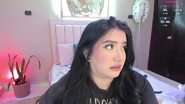 Snapshot of _nina_sweet chatting on September 2025 12:07:01 PM nina sweet online show from September 2025 12:07:01 PM