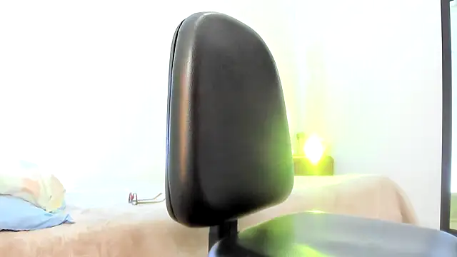 Elle Lee  online show from January 2025 05:48:01 AM