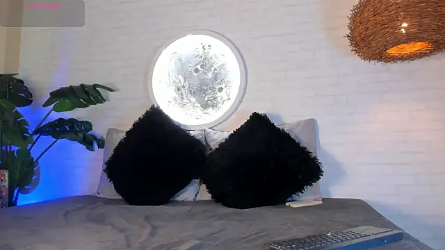 Elise Diamond online show from March 2025 11:33:01 PM