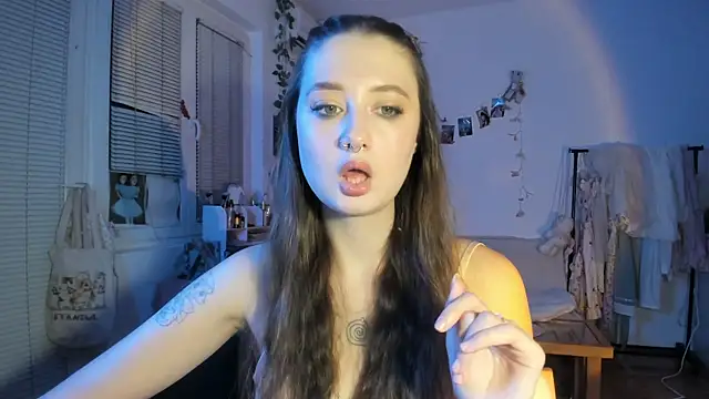 Jenny darling love online show from October 2025 06:28:02 PM