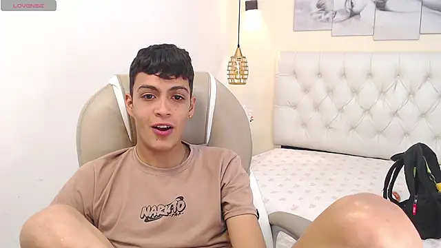 Snapshot of SkinnyBoy_ chatting on January 2025 06:24:02 PM SkinnyBoy online show from January 2025 06:24:02 PM
