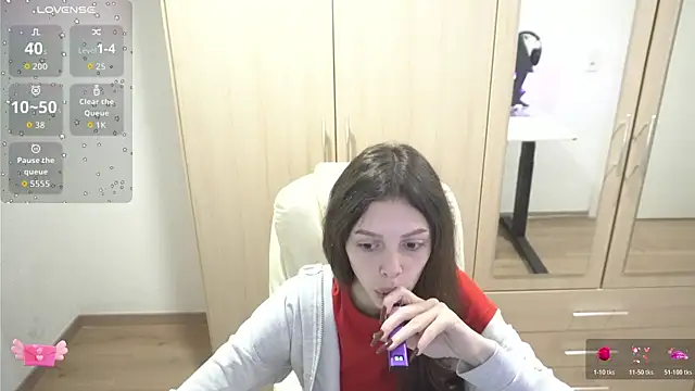 Snapshot of Billly1Love chatting on November 2025 10:42:02 PM Billly1Love online show from November 2025 10:42:02 PM