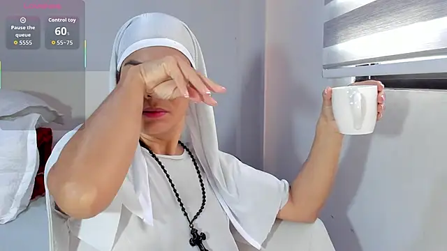 ClaraMariaMon online show from October 2025 01:07:02 PM