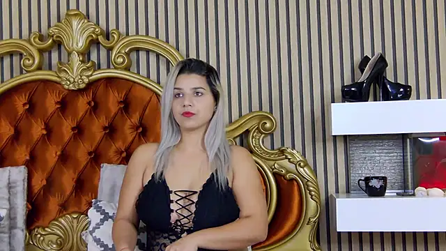 Snapshot of SweetMissXXX chatting on October 2025 12:33:01 PM SweetMissXXX online show from October 2025 12:33:01 PM