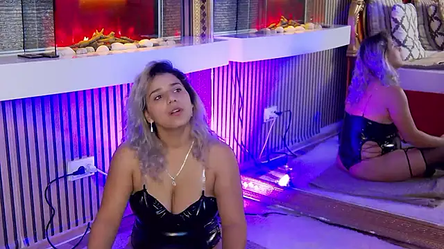 Snapshot of SweetMissXXX chatting on November 2025 08:02:02 AM SweetMissXXX online show from November 2025 08:02:02 AM