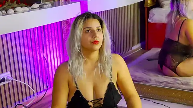 Snapshot of SweetMissXXX chatting on November 2025 11:56:02 AM SweetMissXXX online show from November 2025 11:56:02 AM