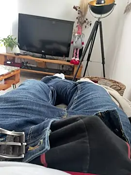 plaisir85 online show from December 2024 03:35:01 PM