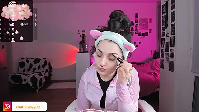 mollydoorsis1 online show from February 2025 04:36:01 PM