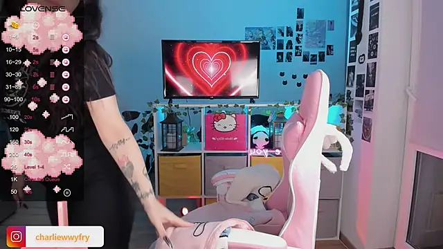 mollydoorsis1 online show from February 2025 08:10:01 PM