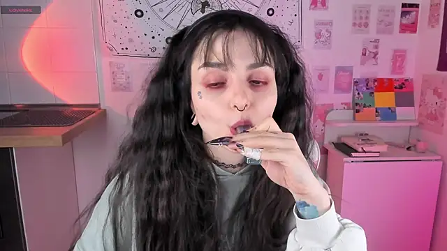 mollydoorsis1 online show from February 2025 12:49:01 AM