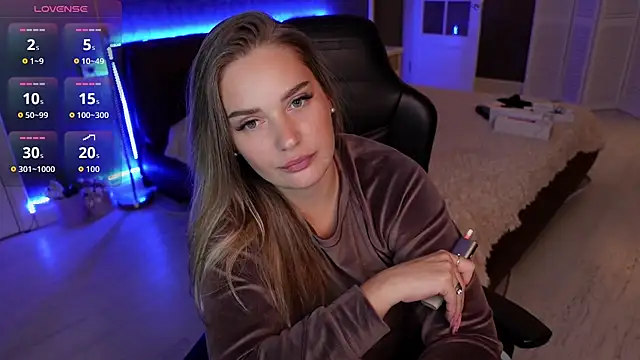 KittiLiza online show from October 2025 09:45:01 PM