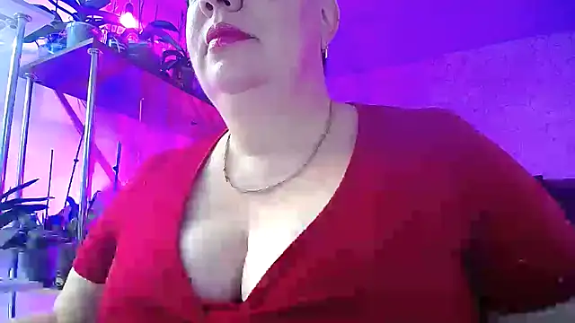 Snapshot of _Sweet_Woman chatting on November 2025 05:28:02 AM Sweet Woman online show from November 2025 05:28:02 AM