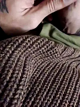 Snapshot of AndreiDts92 chatting on October 2025 08:42:02 PM AndreiDts92 online show from October 2025 08:42:02 PM