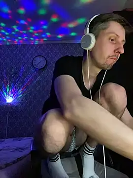 Snapshot of Aki-Laky chatting on February 2025 08:38:02 PM Aki-Laky online show from February 2025 08:38:02 PM