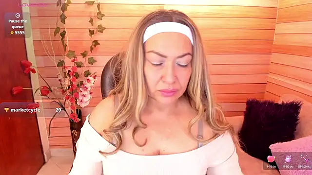 Snapshot of marien_thomson_ chatting on October 2025 02:54:01 AM marien thomson online show from October 2025 02:54:01 AM