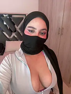 Snapshot of amaal_ chatting on October 2025 10:19:02 PM amaal online show from October 2025 10:19:02 PM