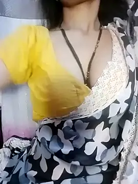 Snapshot of Bulbul_02 chatting on November 2025 04:44:01 AM Bulbul 02 online show from November 2025 04:44:01 AM