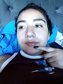 Hellen Alex online show from October 2025 01:09:01 PM