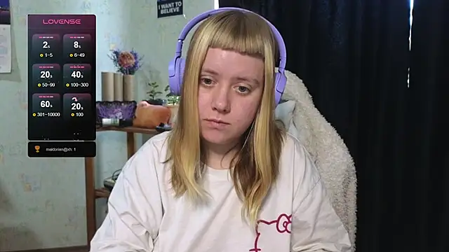 Snapshot of June_shy0 chatting on October 2025 09:21:02 AM June shy0 online show from October 2025 09:21:02 AM