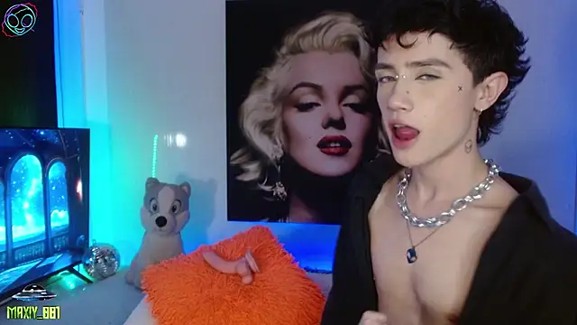 maxiy 001 online show from September 2025 01:49:02 AM