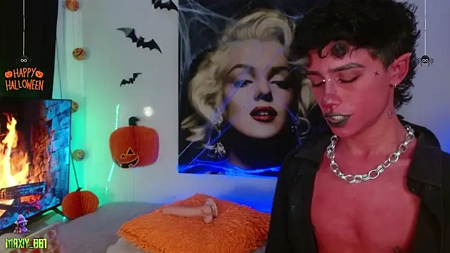 maxiy 001 online show from October 2025 04:31:02 AM