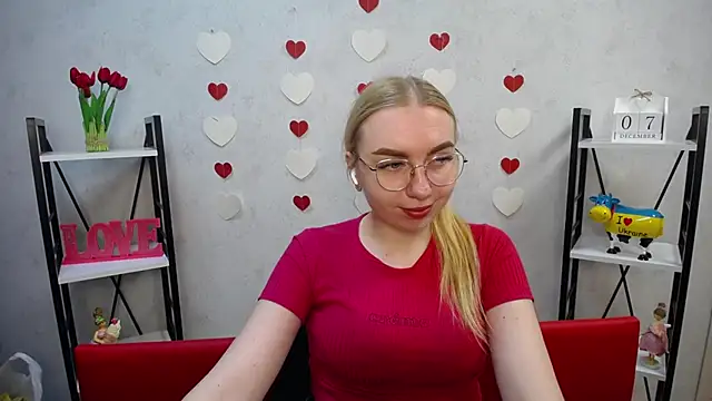 BeatriceFly online show from December 2024 12:24:01 PM