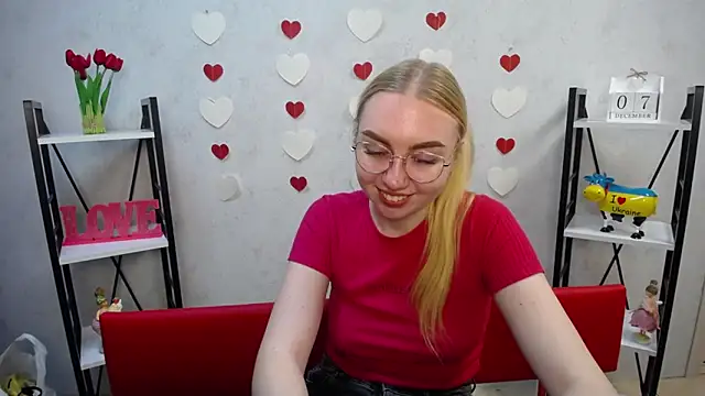BeatriceFly online show from December 2024 03:52:01 PM
