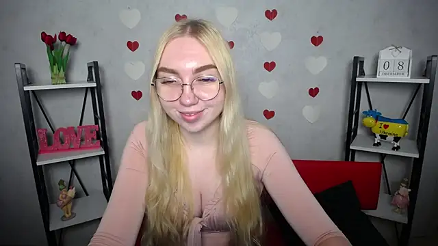 BeatriceFly online show from December 2024 12:19:01 PM