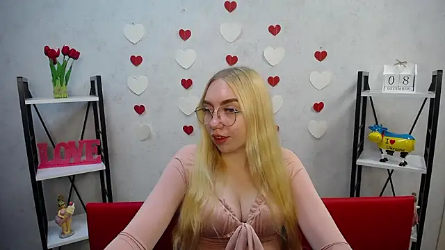 BeatriceFly online show from December 2024 03:24:02 PM