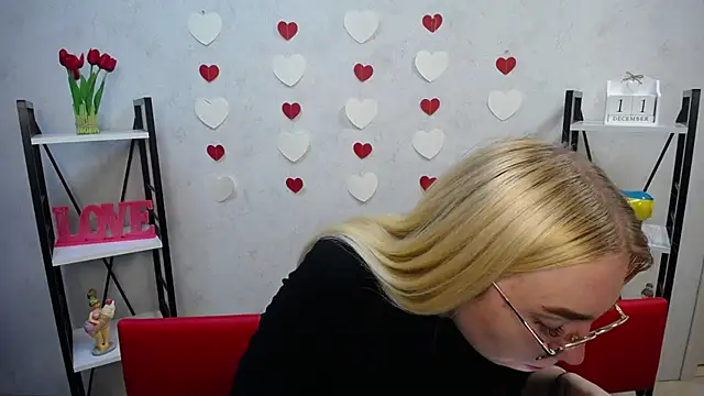 BeatriceFly online show from December 2024 04:09:02 PM