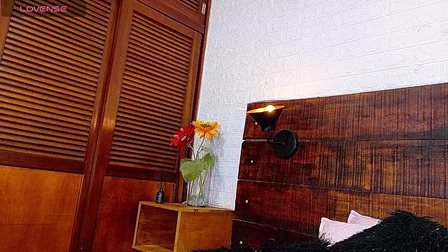 Snapshot of Celeste_sanz chatting on October 2025 10:57:02 AM Celeste sanz online show from October 2025 10:57:02 AM