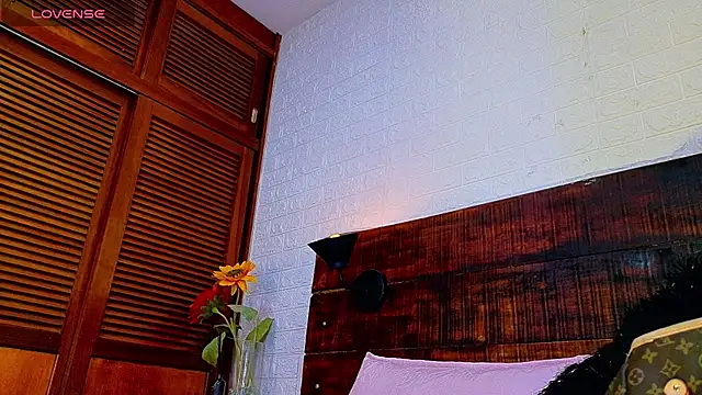 Snapshot of Celeste_sanz chatting on October 2025 10:27:01 AM Celeste sanz online show from October 2025 10:27:01 AM