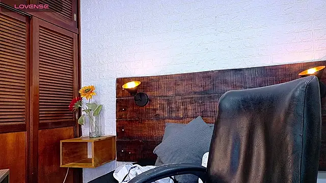 Snapshot of Celeste_sanz chatting on November 2025 10:49:01 AM Celeste sanz online show from November 2025 10:49:01 AM