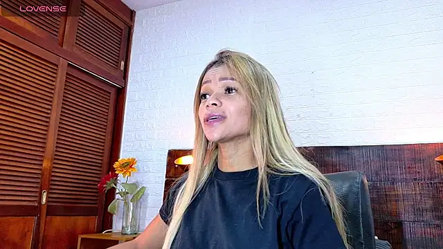 Snapshot of Celeste_sanz chatting on November 2025 02:04:01 PM Celeste sanz online show from November 2025 02:04:01 PM