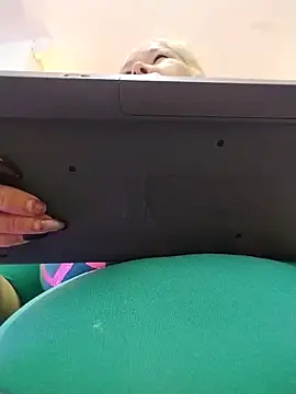 Snapshot of girl_amada chatting on November 2025 09:29:01 AM girl amada online show from November 2025 09:29:01 AM