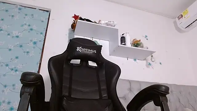 Snapshot of miss_valery2 chatting on October 2025 04:22:01 AM miss valery2 online show from October 2025 04:22:01 AM