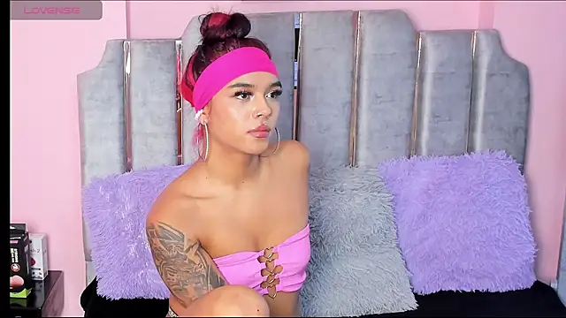 karol noa online show from February 2025 09:39:02 AM