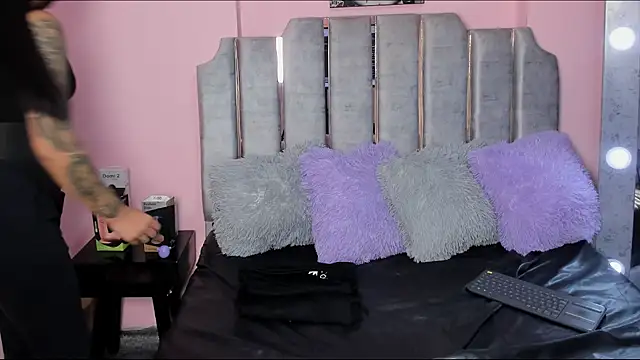 karol noa online show from February 2025 03:21:02 AM