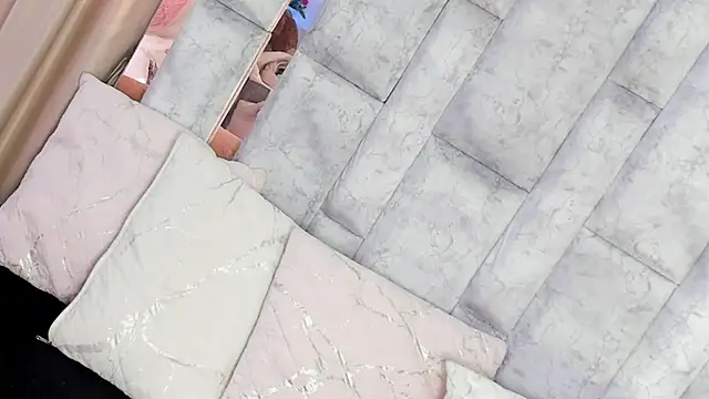 karol noa online show from November 2025 12:05:01 PM